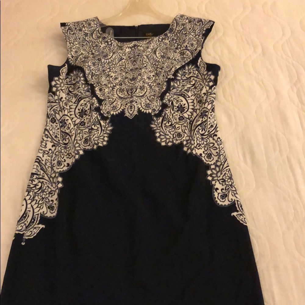 ILE New York Sleeveless Sheath